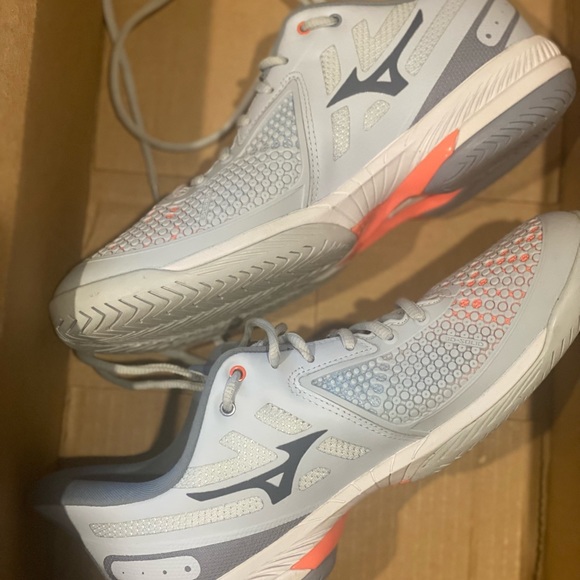 Mizuno court shoes - Picture 6 of 9